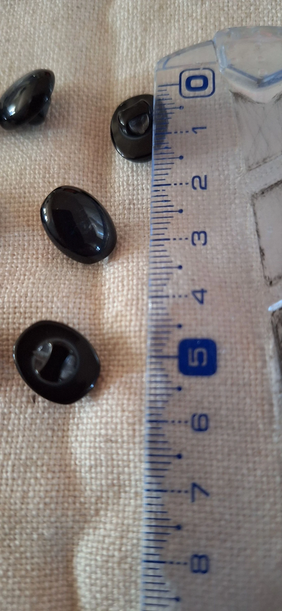 10 boutons 15 mm à coudre en résine noir 